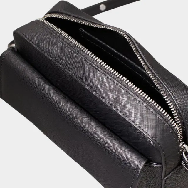 Calvin Klein - Γυναικεία Τσάντα CK Linear Camera Bag Saffiano K60K612564-BEH Μαύρο 2
