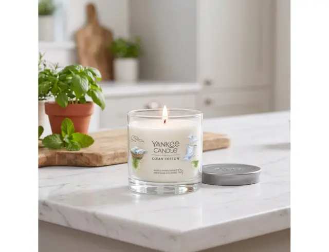Αρωματικό Κερί Yankee Candle με διάρκεια καύσης έως 30 ώρες και άρωμα Clean Cotton1744735E