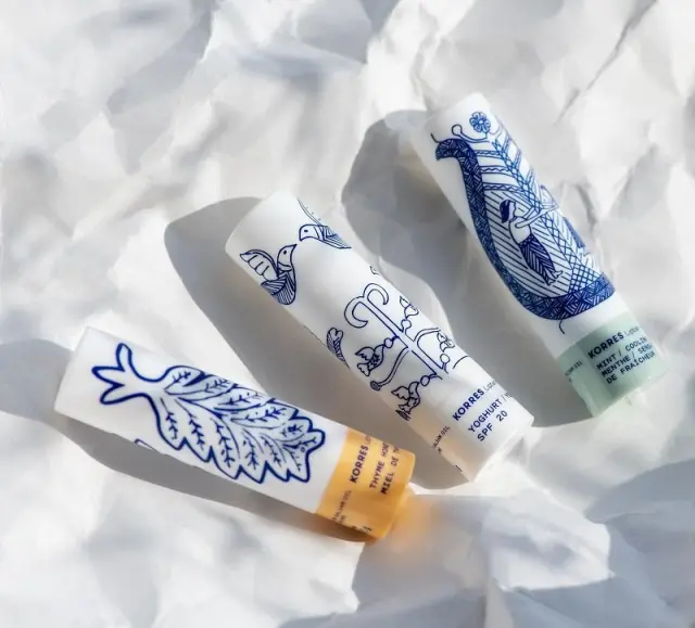 Korres Lip Balm Thyme Honey Shimmery Ενυδατικό Balm Χειλιών με Μέλι για Έξτρα Λάμψη 4.5g 2