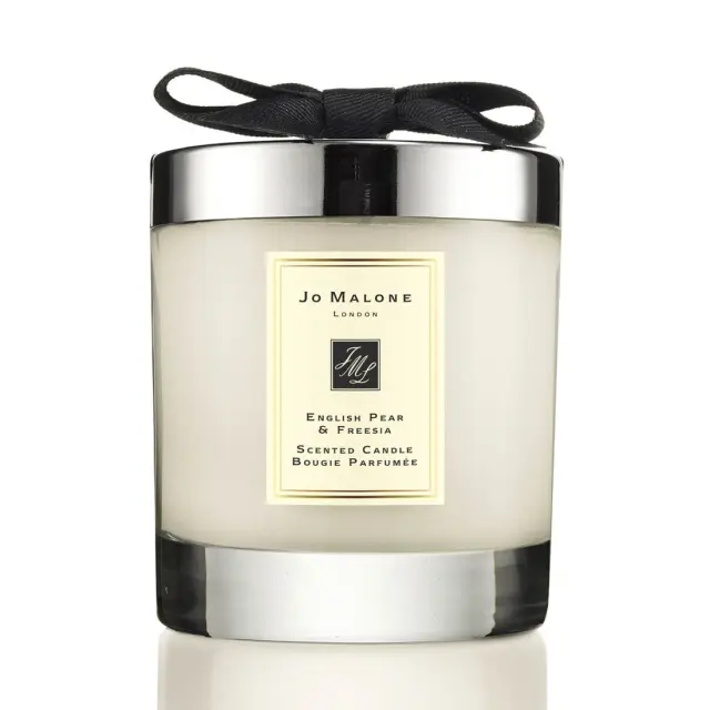English Pear & Freesia Classic Candles 200gr