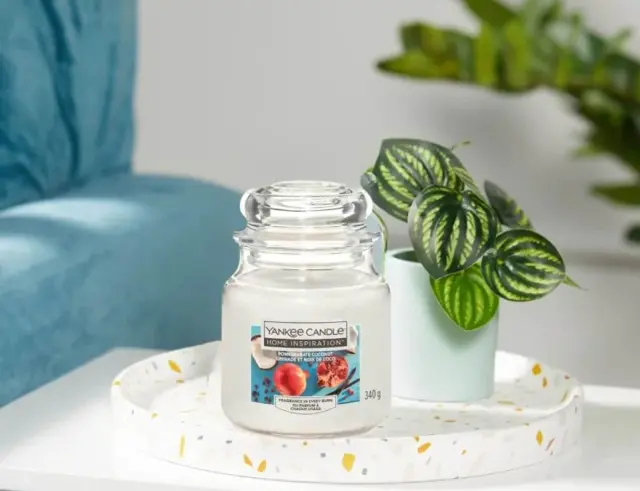 Αρωματικό Κερί Yankee Candle με διάρκεια καύσης έως 60 ώρες και άρωμα Pomegranate Coconut 1572991E