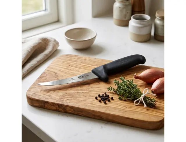 Μαχαίρι Ξεκοκαλίσματος Victorinox Fibrox με λαβή ασφαλείας και μήκος λεπίδας 12cm - Black5.6603.12M