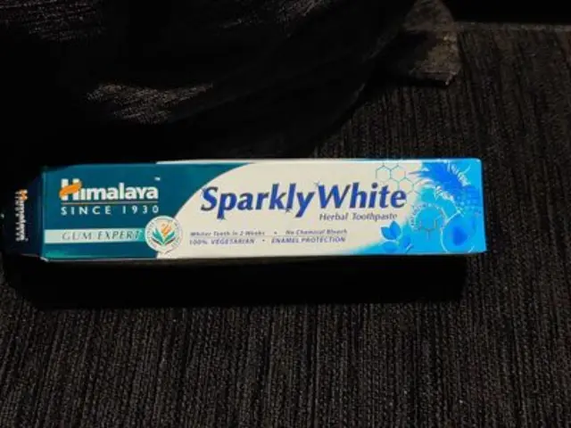 Himalaya Sparkly White Οδοντόκρεμα για Λεύκανση, 75ml