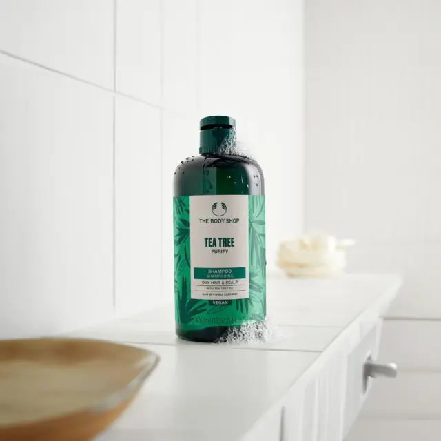 The Body Shop Tea Tree Purifying & Balancing Shampoo 3