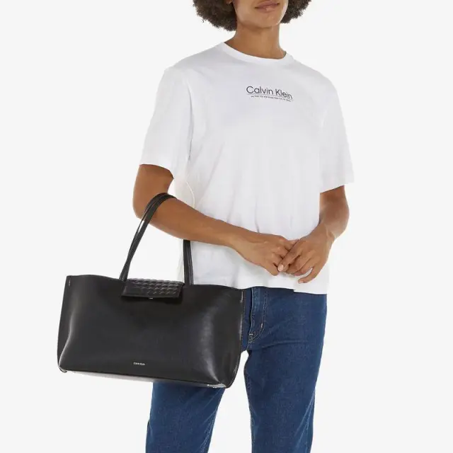 Calvin Klein - Γυναικεία Τσάντα Ώμου Mini Quilt Medium Tote K60K611885-BEH Μαύρο 2