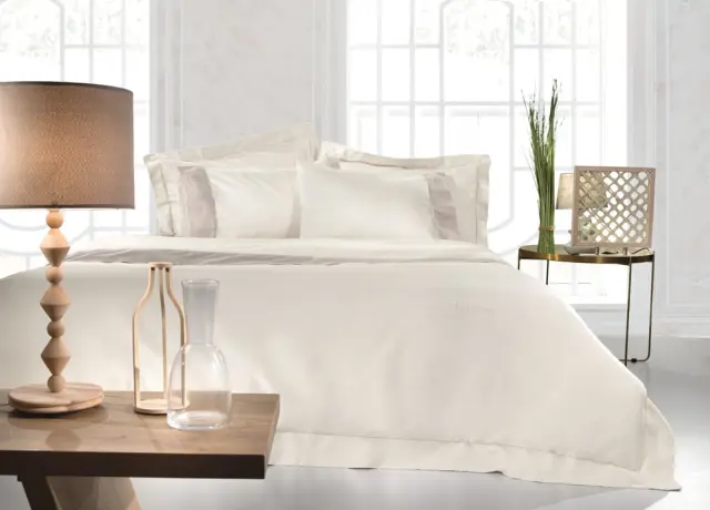 ΣΕΤ ΠΑΠΛΩΜΑΤΟΘΗΚΗ ΥΠΕΡΔΙΠΛΗ (245x255) Silky Ivory Guy Larcohe
