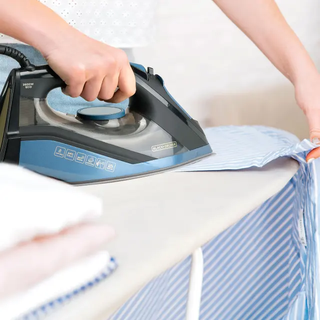 Black + Decker Ατμοσίδερο BXIR2801E 3