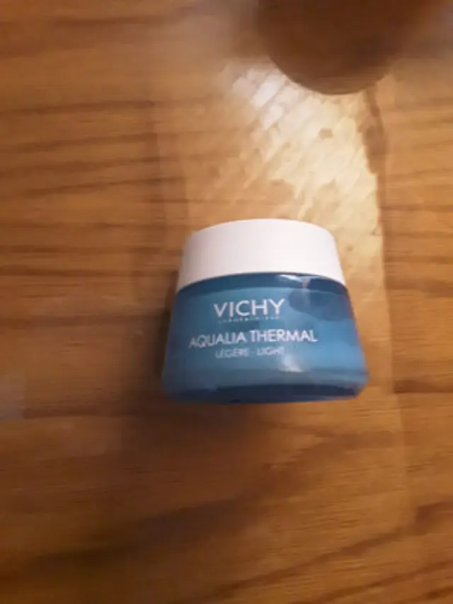 Vichy AQUALIA THERMAL Rehydrating Light Cream Λεπτόρρευστη Κρέμα για 48ωρη ενυδάτωση για Κανονική/Μεικτή επιδερμίδα, 50ml
