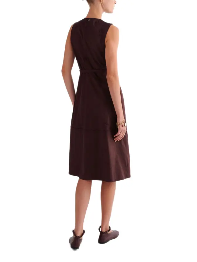 Attrattivo γυναικείο μίντι suede φόρεμα με ζώνη9923851-2 2