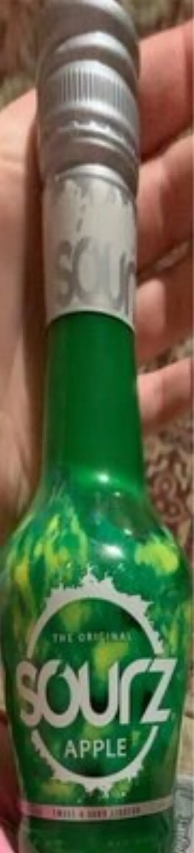 SOURZ APPLE LIQUEUR 700ml