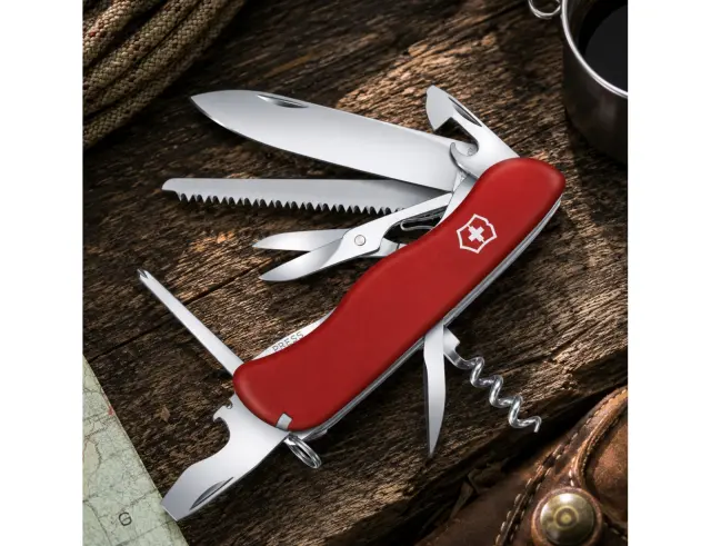 Ελβετικός Σουγιάς Victorinox Outrider με 14 λειτουργίες και μήκος 11.1cm - Red 0.8513