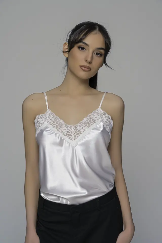 Σατέν lingerie top με δαντέλα 3