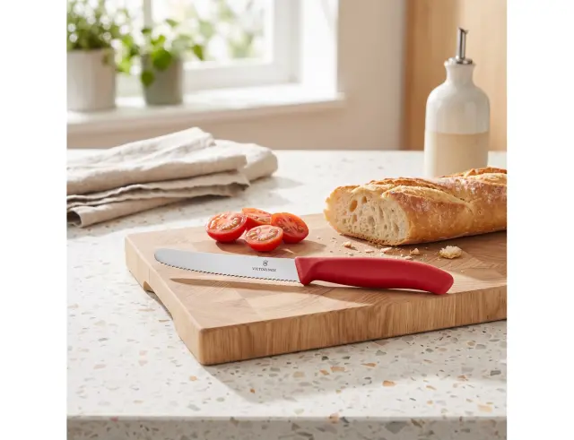 Μαχαίρι Γενικής Χρήσης Victorinox Swiss Classic με μήκος λεπίδας 11cm - Red6.7831.C1