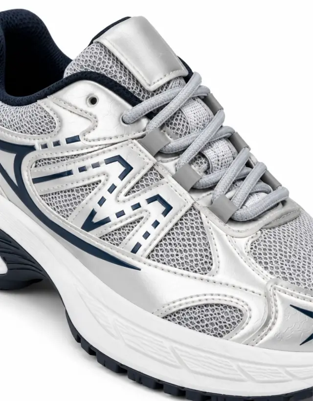 Sneakers μέ απλή γραμμή - 37 2
