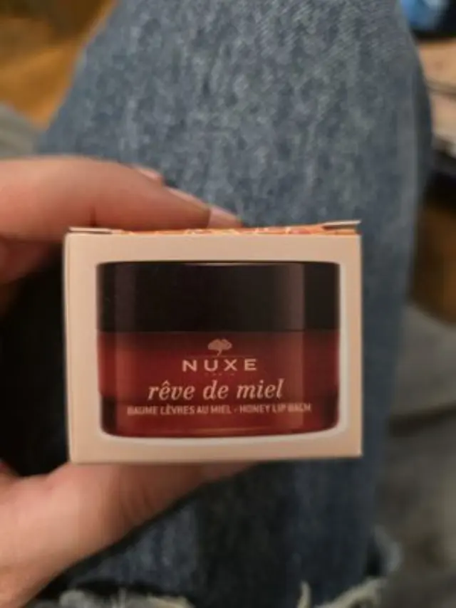 NUXE Rêve de Miel Baume lѐvres ultra nourissante - Θρεπτικό βάλσαμο θρέψης xειλιών με πρόπολη. 15GR