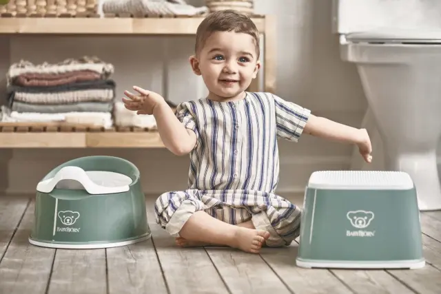 BABYBJÖRN Smart Potty Green/White 7317680512680 2