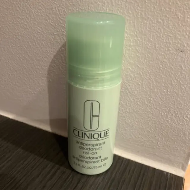 Clinique Antiperspirant deodorant Roll-On a Bille 75ml