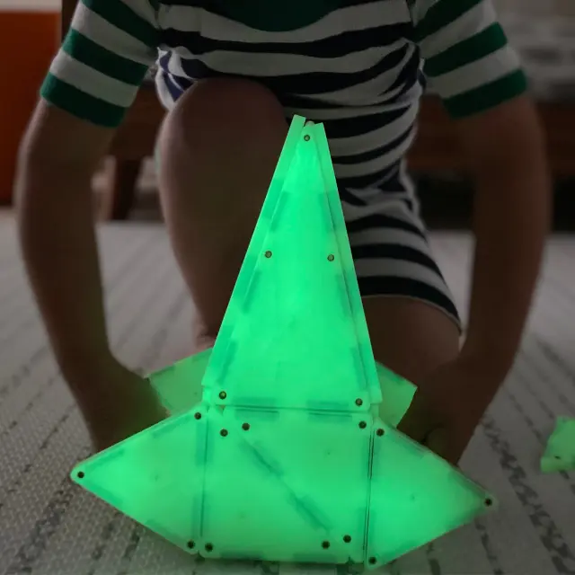 Magna-Tiles Μαγνητικό Παιχνίδι Μαγνητικά Πλακίδια Glow 16 Κομμάτια για 3+ ετών 18816 2