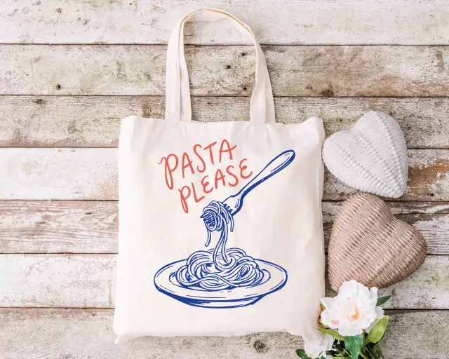 Τσάντα πάνινη υφασμάτινη εκρού με σχέδιο pasta please διαστάσεις: 38x40cm μαζί με τα χερούλια 38x70cm