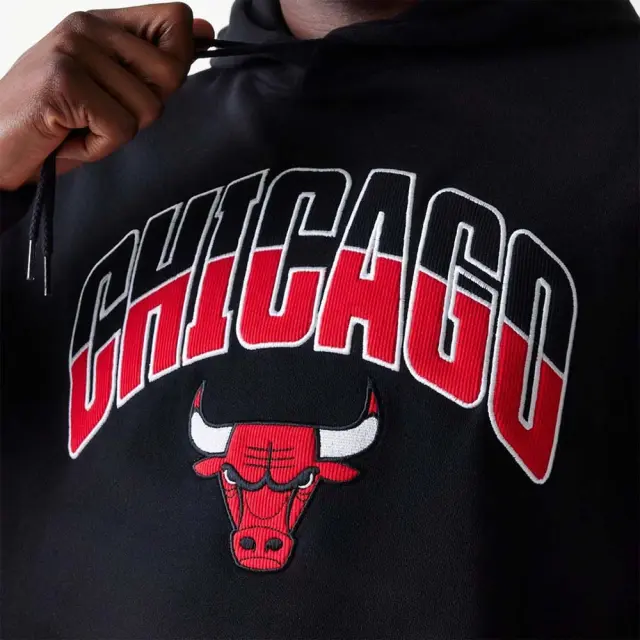 New Era Men's NBA Arch Chicago Bulls Graphic Oversize Hoodie Μαύρο 60684505 (New Era) 3