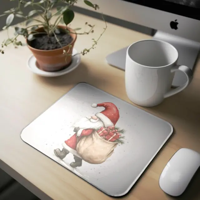 Mousepad ( Christmas Gnome 02 ) Διαστάσεις: 23cm(μήκος) x 20cm (ύψος)