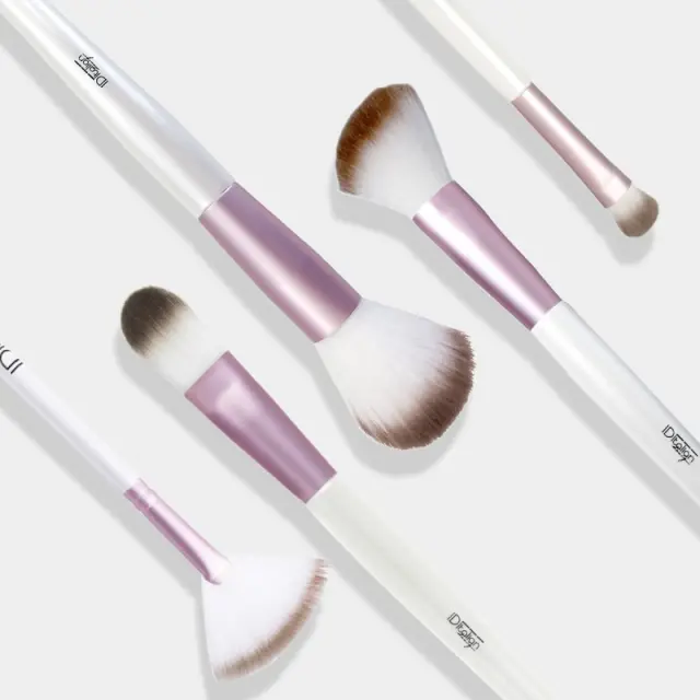 ID Italian Fluid Make Up Brush - Πινέλο υγρού μακιγιάζ 2