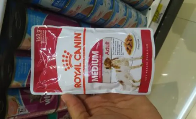Royal Canin Medium Adult Φακελάκια Κομμάτια σε Σάλτσα 140gr