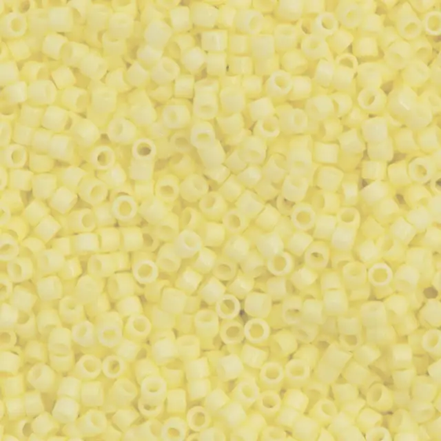 Χάντρα Miyuki Delica 11/0 - DB2101 - Duracoat Opaque Dyed Light Lemon Ice ~7gr