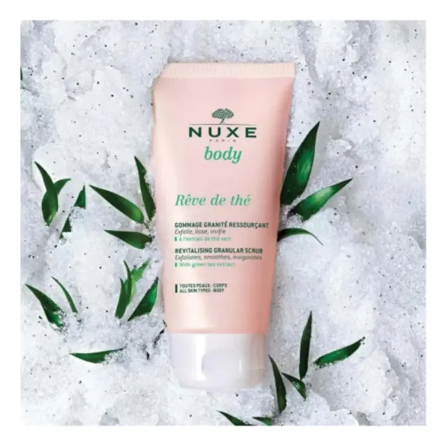 Nuxe Reve de The Revitalising Granular Scrub Απαλό Αναζωογονητικό Απολεπιστικό Σώματος με Άρωμα Πράσινου Τσαγιού, 150ml 2
