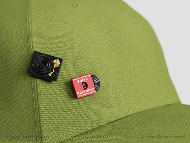 Metalmorphose Σετ 2 Καρφίτσες / 3D Metal Fashion Pins: Vinyl 2