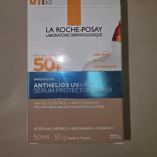 La Roche-Posay Anthelios UV AIR SPF 50+ Aντηλιακό Προσώπου Με Αέρινη Υφή Για 16ωρη Αντιοξειδωτική Προστασία Με χρώμα Medium απόχρωση 50ml