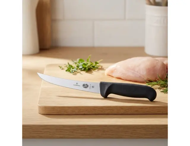 Μαχαίρι Ξεκοκαλίσματος Victorinox Fibrox με μήκος λεπίδας 15cm - Black5.6503.15