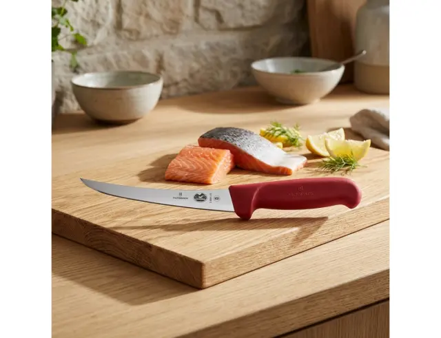 Μαχαίρι Ξεκοκαλίσματος Victorinox Fibrox με μήκος λεπίδας 12cm - Red5.6601.12