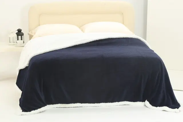 κουβέρτα fleece με sherpa (220cm x 240cm) pineapple μπλέ -