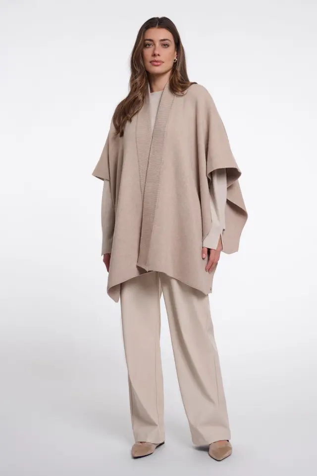 RINO & PELLE “SANTO” KNITTED CAPE (SANTO-7002611-BEIGE) - One-size