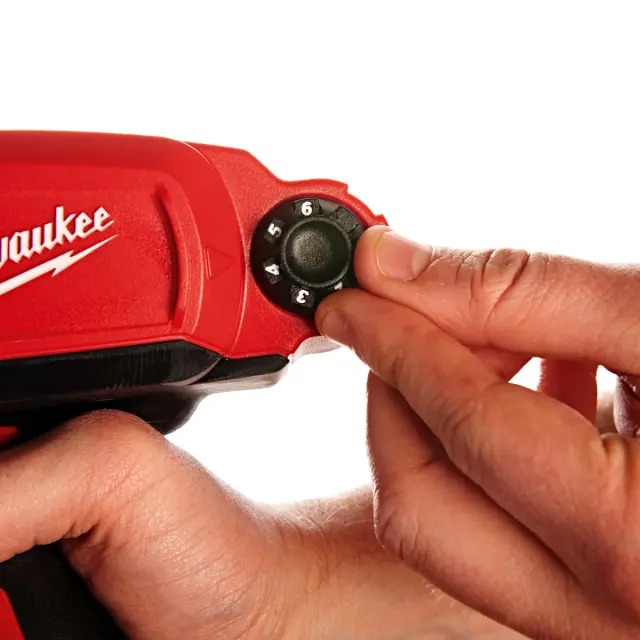 Milwaukee 4933441670 - Πιστόλι Σιλικόνης Μπαταρίας M12 PCG/600A-201B MW με Φορτιστή + 1 Μπαταρία 2.0Ah (1x2.0Ah) 2