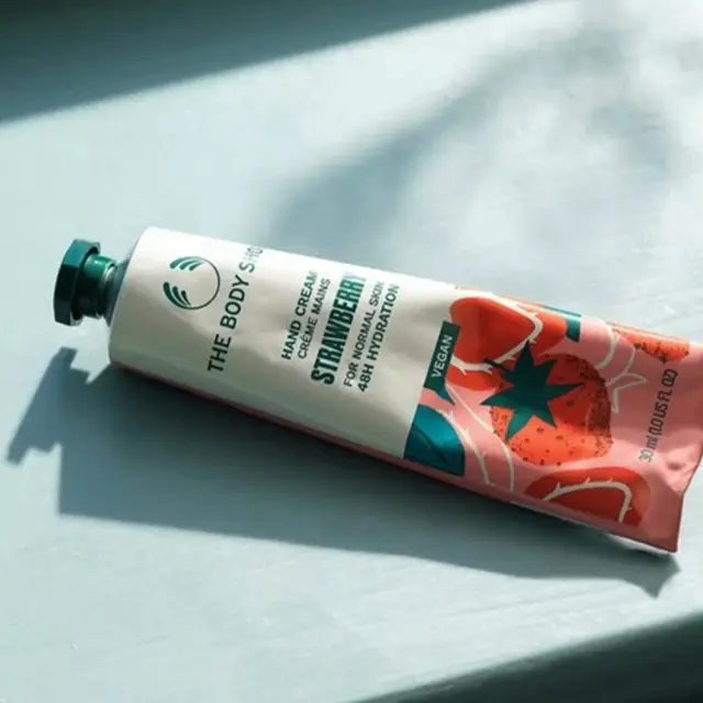 The Body Shop Strawberry Vegan Hand Cream 3