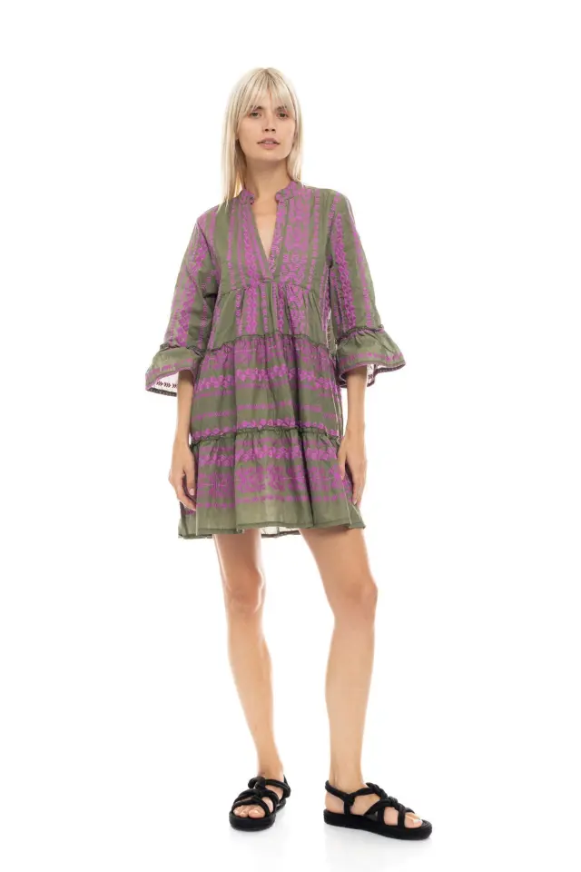 B487 - Type - BEACHWEAR EMBRODERY MAGENTA