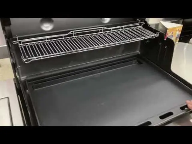 Μαντεμένια Πλάκα Ψησίματος Full Size Για Genesis 300 - Με Σύστημα Διαχείρισης Λίπους - Weber 3