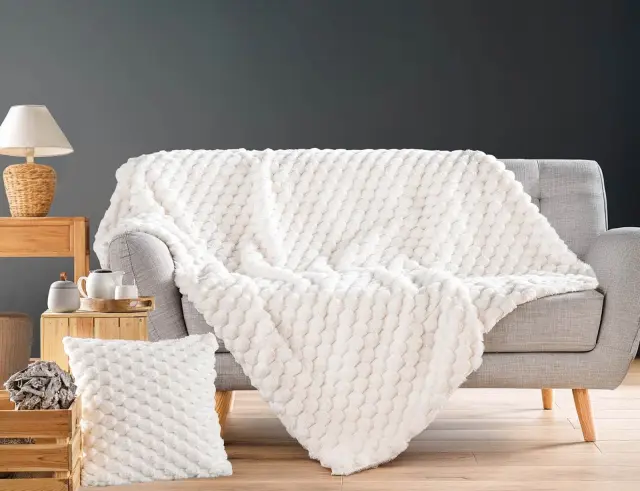Κουβέρτα Frosty Douceur d'intérieur με εσωτερική επένδυση sherpa και διαστάσεις 220x240cm - White 1612820