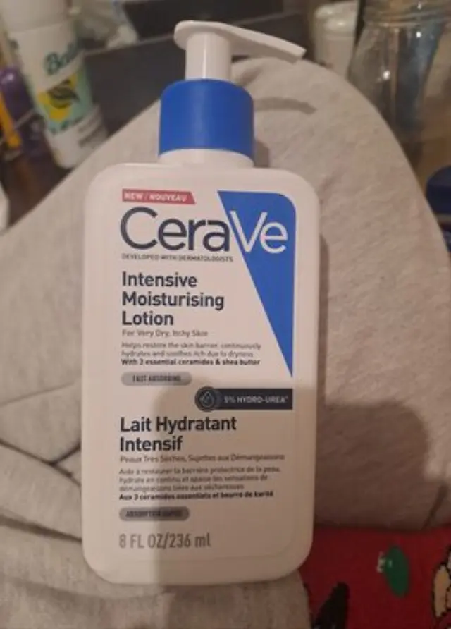 CeraVe Intensive Moisturising Ενυδατική Lotion Σώματος με Ουρία για Ξηρές/Πολύ Ξηρές & Ευαίσθητες Επιδερμίδες 236ml