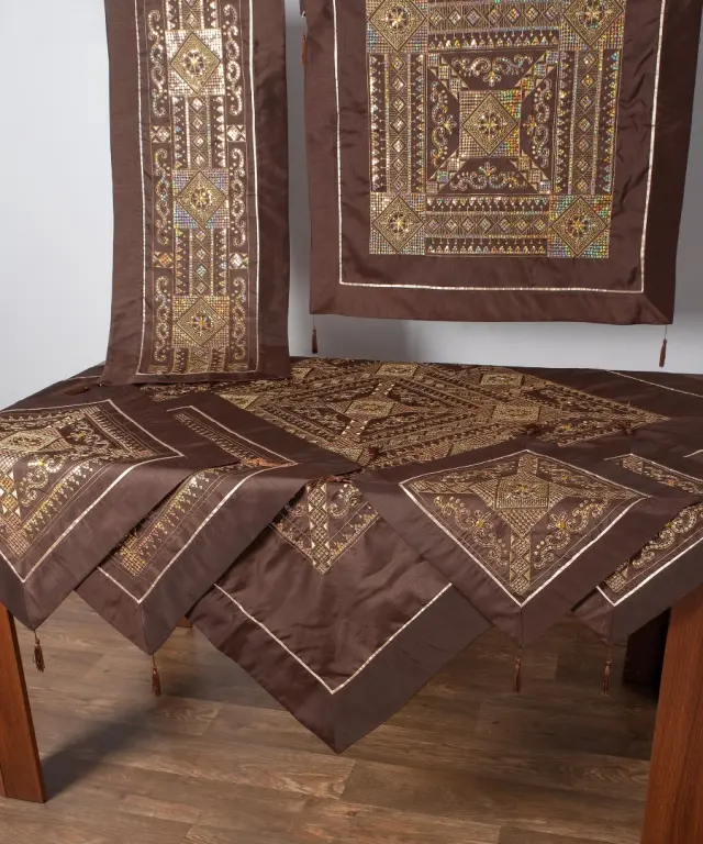 Σετ 7 τεμαχίων (85cm x 85cm, 40cm x 110cm, 130cm x 130cm, 2x45cm x 45cm, 2x55cm x 55cm) 703 ΧΝ-48 Καφέ - -