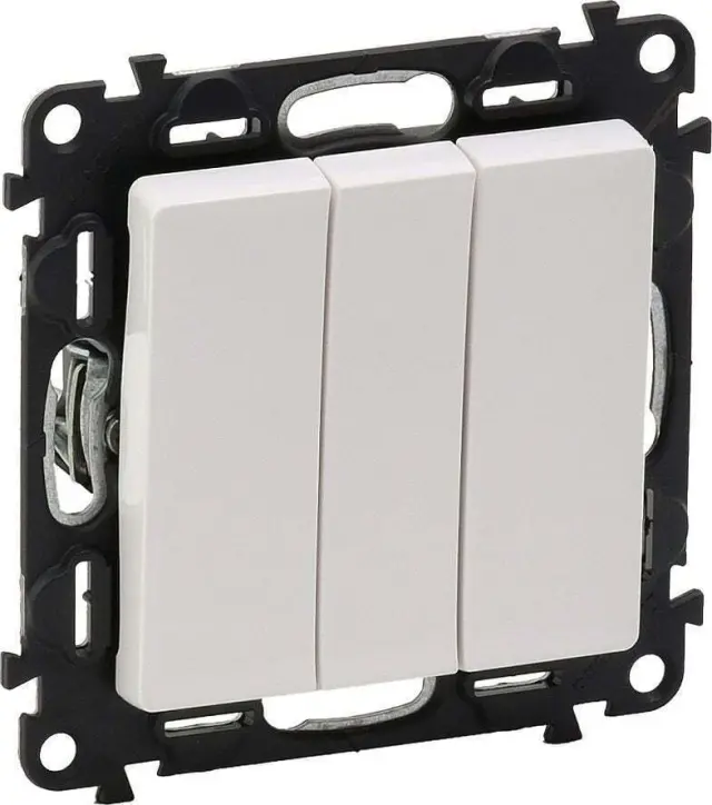 3-gang one-way switch Valena Life - 10 AX - 250 V~ - with cover plate - white