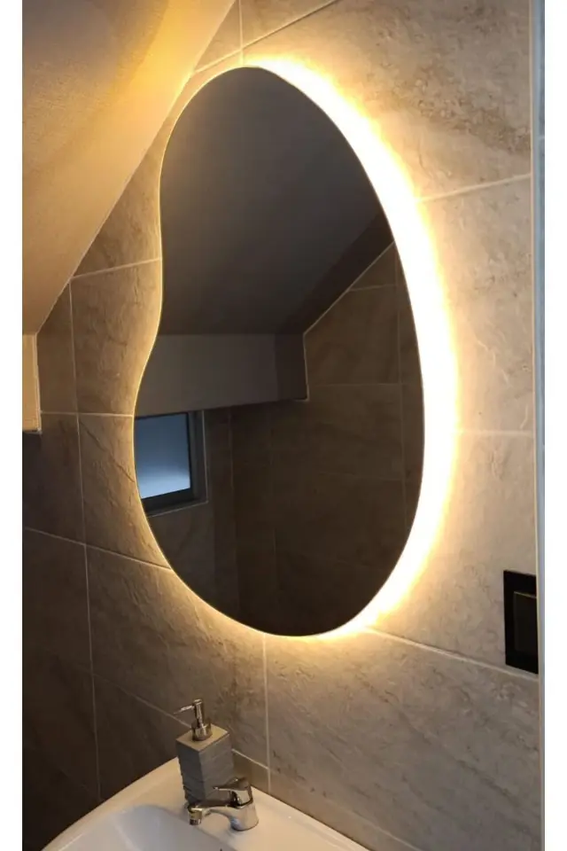 Stewehome Διακοσμητικός καθρέφτης τοίχου με LED φωτισμό και γεωμετρικό σχήμα Καφέ 55x55 cm 2