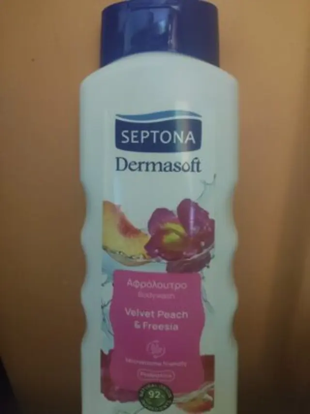 Septona Dermasoft Velvet Peach & Freesia Αφρόλουτρο με Εκχύλισμα Ροδάκινου & Φρέσια, 750ml