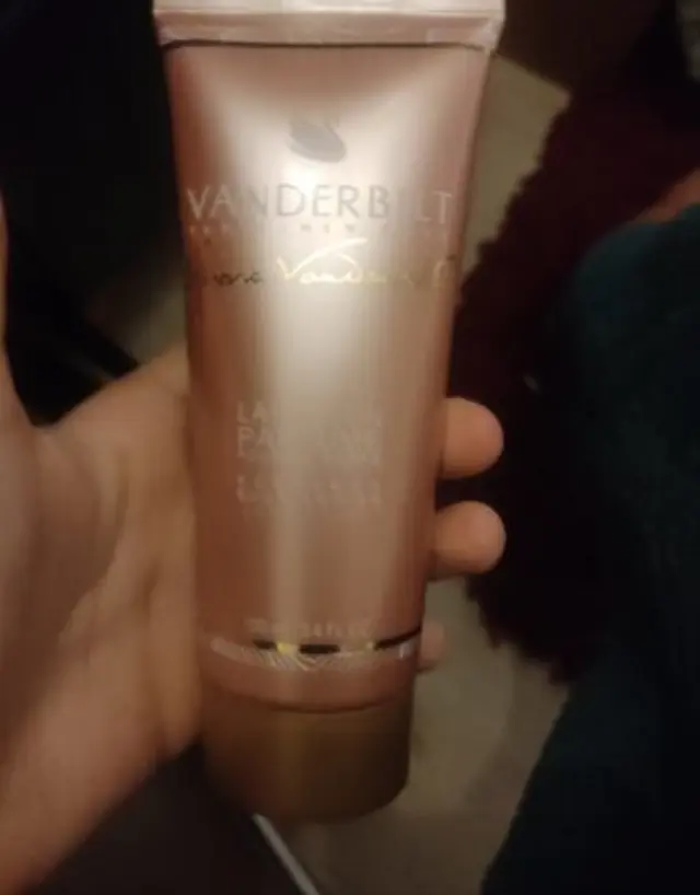 Gloria Vanderbilt Miss Vanderbilt Ενυδατική Lotion Σώματος για Όλες τις Επιδερμίδες 100ml