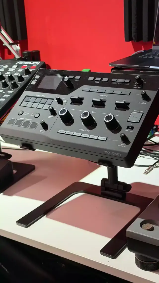 TOPDJSTAND 360° Adjustable Controller / Laptop 3