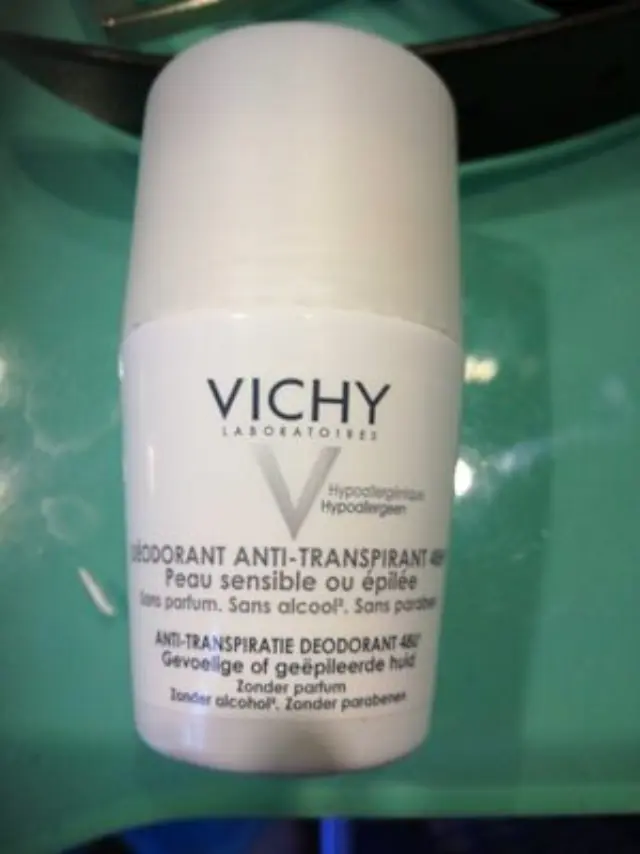 Vichy Anti-Transpirant Soothing Sensitive Roll-On 48h Aποσμητικό Roll-on για Ευαίσθητες Επιδερμίδες με 48ωρη Προστασία, 50ml