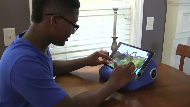 Φορητό ηχείο Bluetooth - Μαξιλάρι με βάση κινητού Chill pillow & tablet holder - EZRA NL18 2