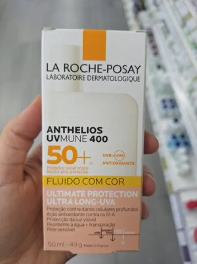La Roche Posay Anthelios UVmune 400 Tinted Fluid SPF50+ Αντηλιακό Προσώπου για Πολύ Υψηλή Προστασία με Χρώμα, 50ml